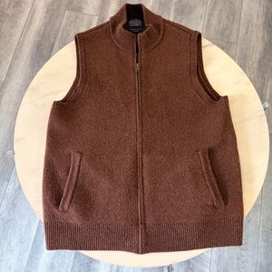 Pendleton Rust Brown Wool Sweater Vest. 
Mens Large
